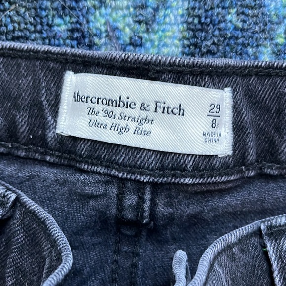 Lightly worn Abercrombie & fitch 90s straight leg jean. 29/8 SHORT, button fly - Picture 2 of 2